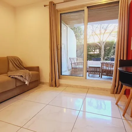 Charming With Terrace Apartment Cannes
